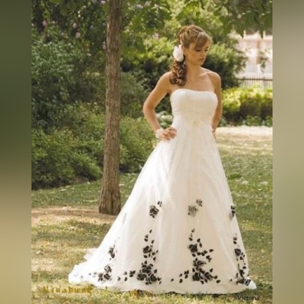 Nina Duong Couture a-line ‘Victoria’ wedding gown